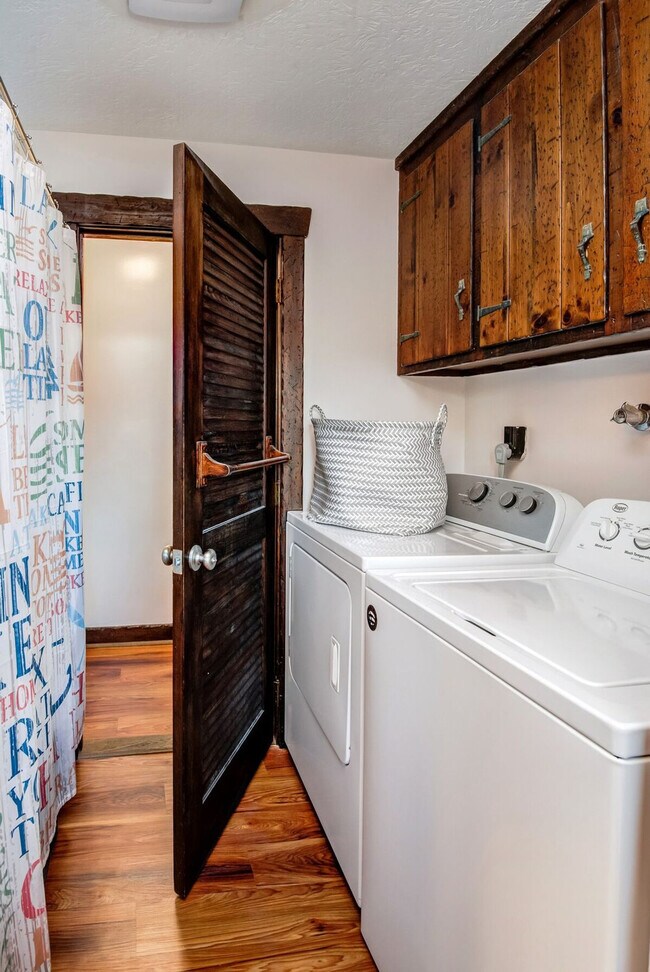 Building Photo - 2 A Cedar Drive-SI ID1380185P