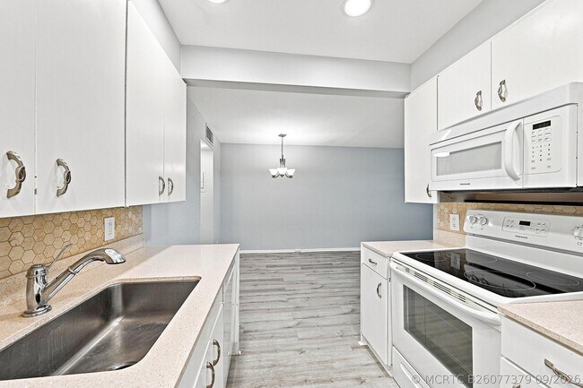 Building Photo - 2404 Antigua Cir
