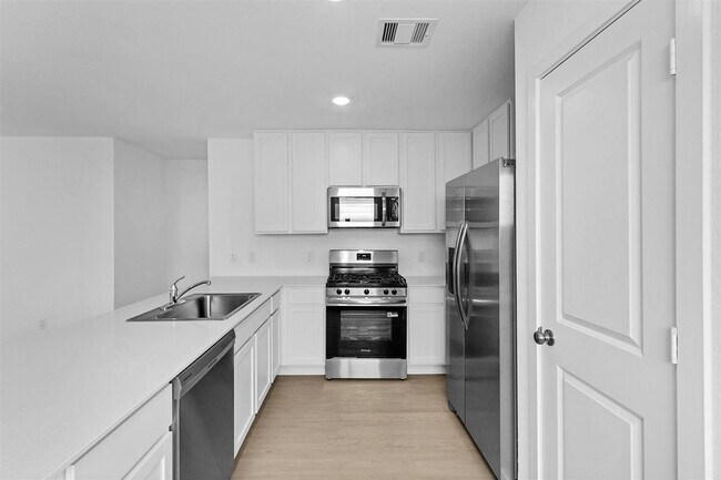 Building Photo - 3022 Mallorca Dr