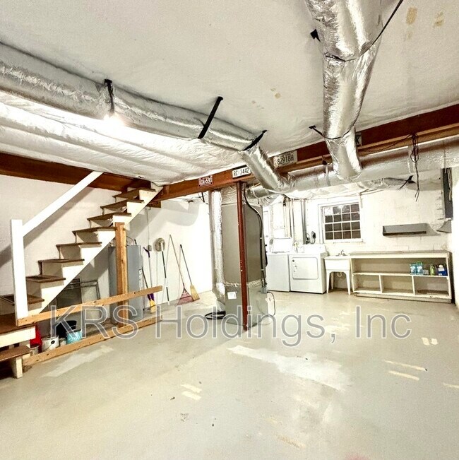 Building Photo - 252 Old Lynchburg Rd
