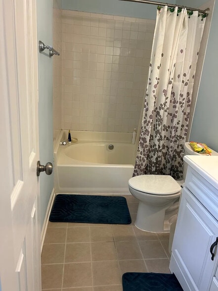 Building Photo - Room in House on Sugar Crest Dr