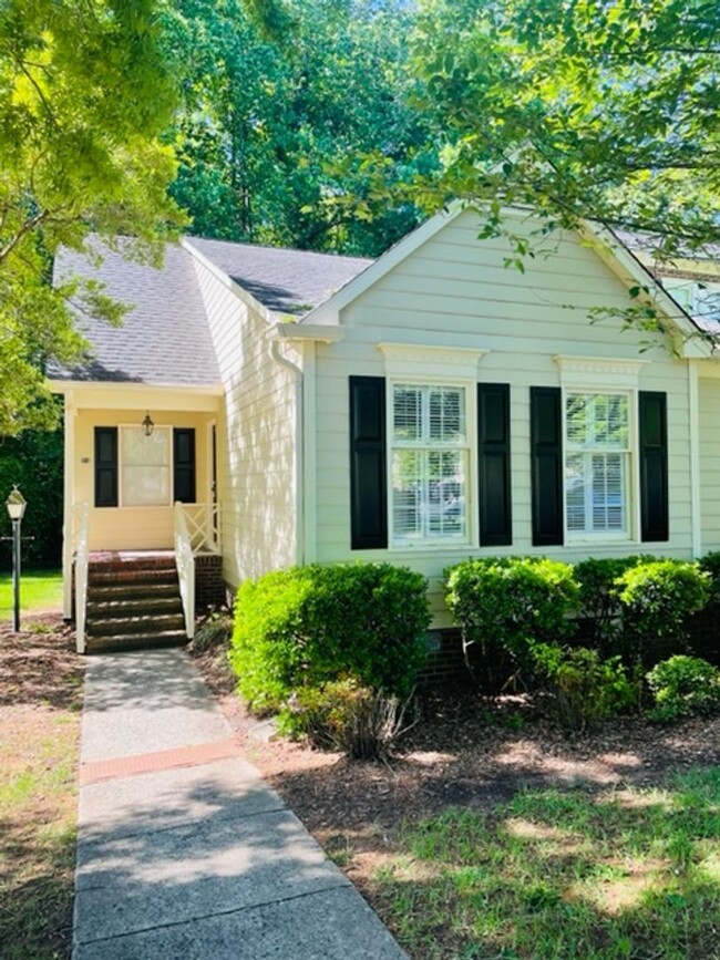 Primary Photo - Beautifully updated townhouse