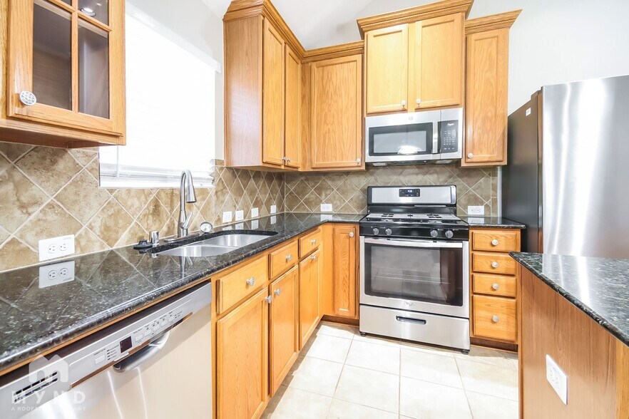 Building Photo - 4709 Meadow Way Dr