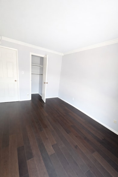 Building Photo - 6495 E Happy Canyon Rd