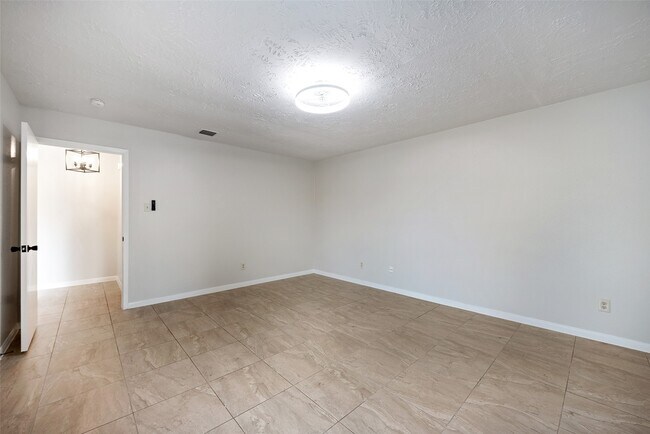 Building Photo - 16419 Lost Quail Dr