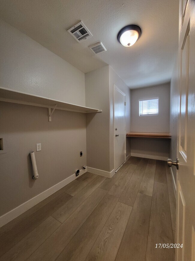 Building Photo - 2817 N Porcupine Flat St