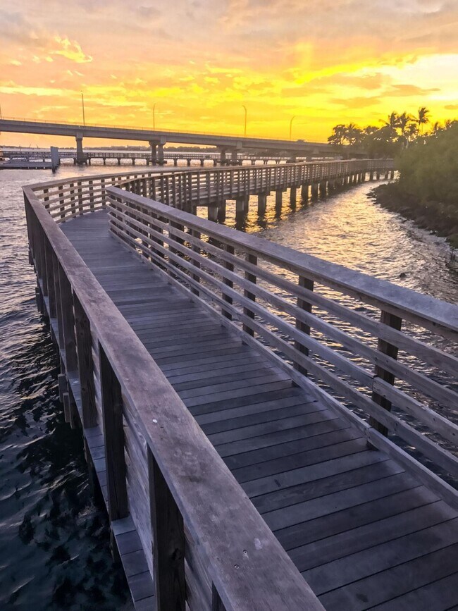 Building Photo - 509 6th N Ave