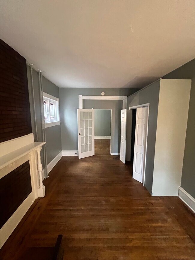 Building Photo - 405 Green Terrace