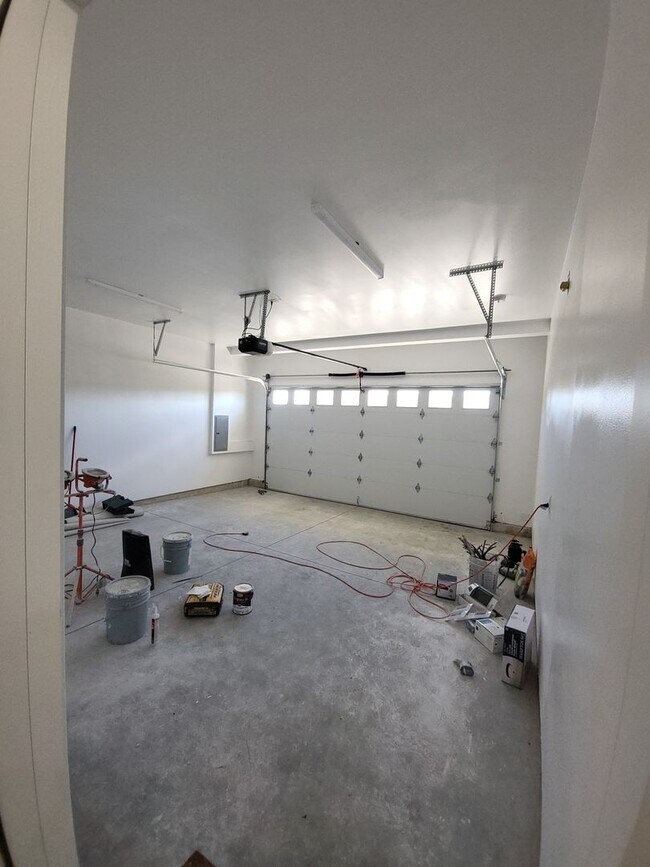 Building Photo - 683 Bryden Ave