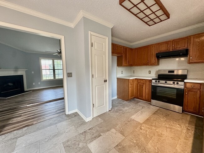 Building Photo - 228 Northview Dr
