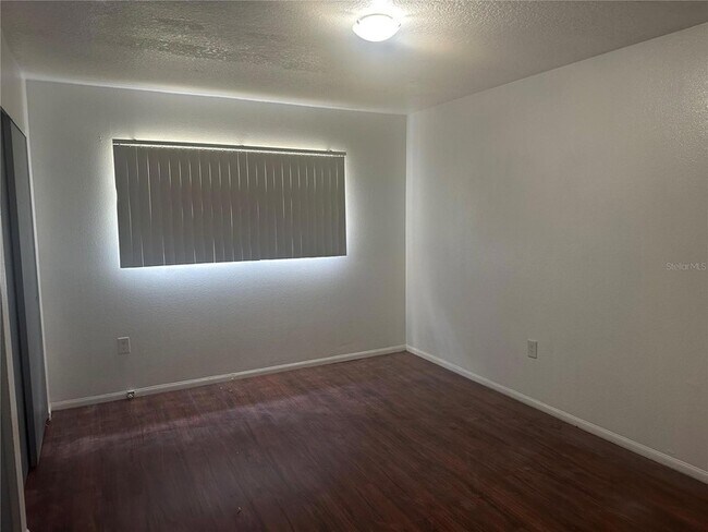 Building Photo - 1000 Lake of the Woods Blvd