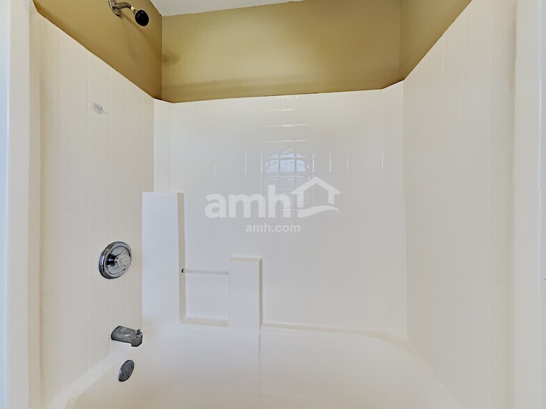 Building Photo - 2355 Kirkstone Dr