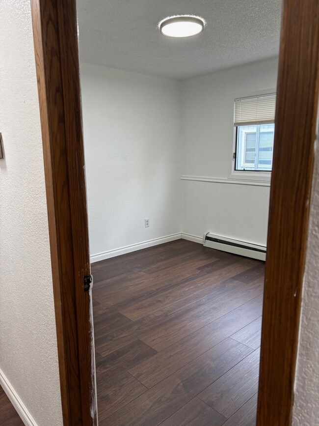Building Photo - 1180 Golden Dawn Cir