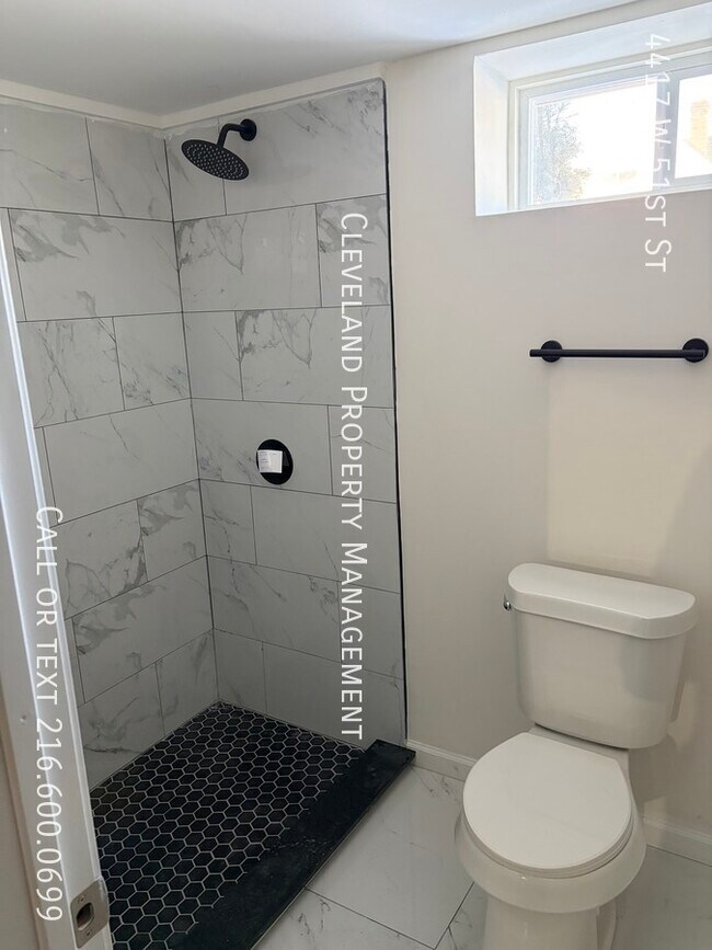 Building Photo - 4417 W 51st St