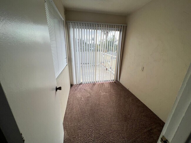 Building Photo - Large Home in Well Established Chula Vista Neighborhood