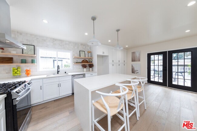 Building Photo - 3766 Valleybrink Rd