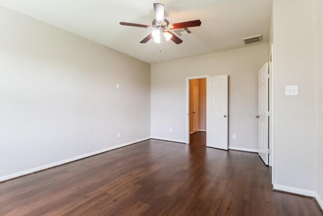 Building Photo - 2714 Mesquite Ridge Dr