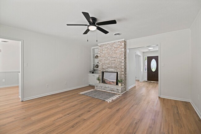 Building Photo - 2117 Semmes Dr
