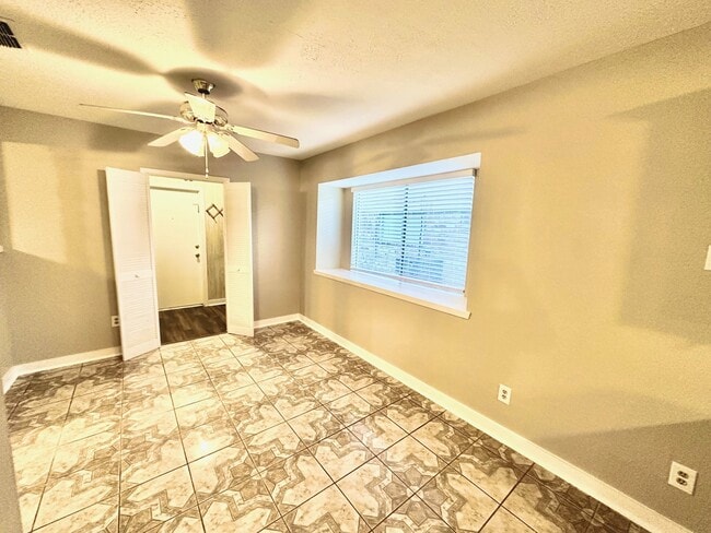 Building Photo - 7238 Woodfern Dr