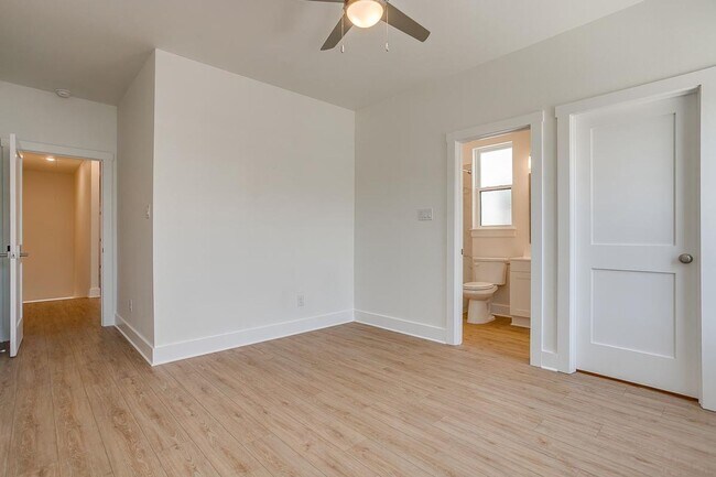 Building Photo - 3149 Waits-A - Full Unit