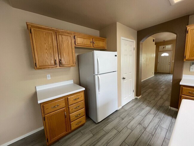 Building Photo - CHARMING 3BD/2BA HOME NEAR ELKHORN