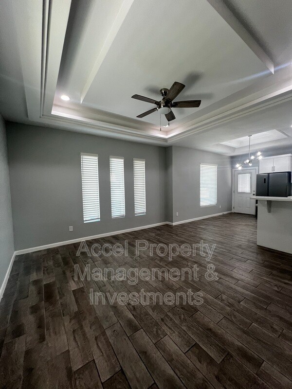Building Photo - 304 Rafael Dr