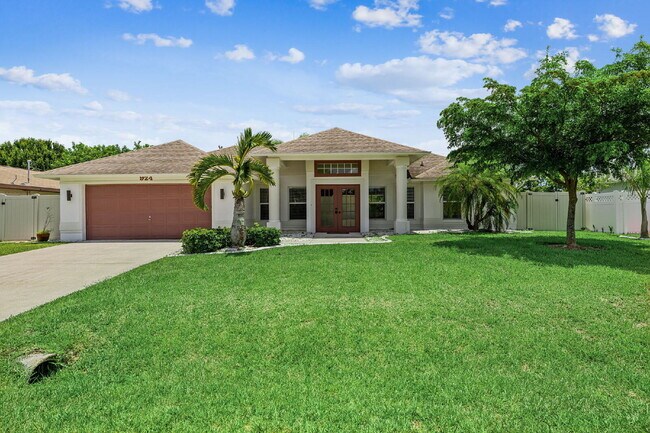 Primary Photo - 924 SE 19th Ln