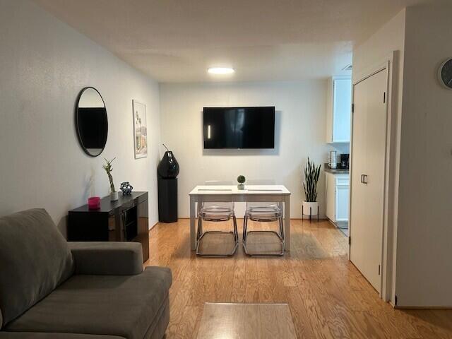 Building Photo - 685 N Ashurst Ct