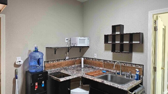 Building Photo - 27964 Mead Ct