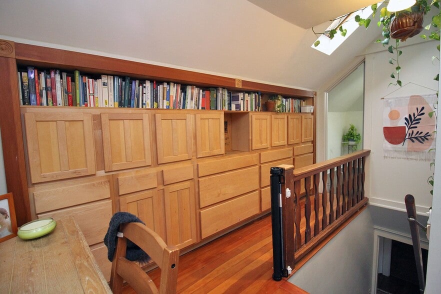 Building Photo - 4530 NE 23rd Ave