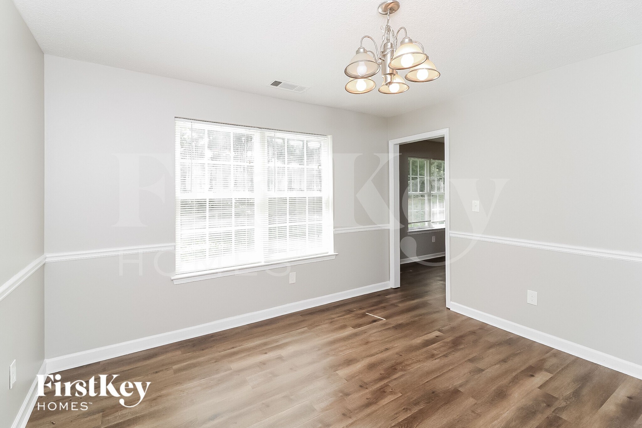 Building Photo - 444 Birchwood Dr