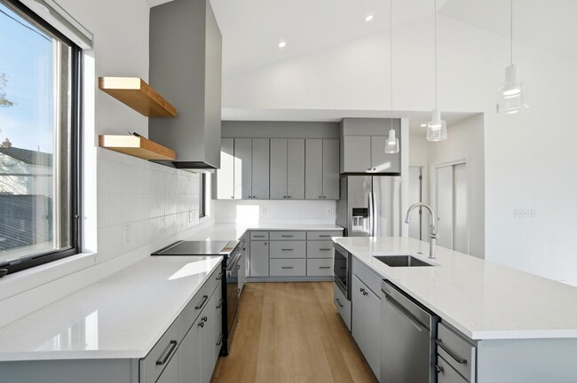 Building Photo - 33 N Blacksmith Ln