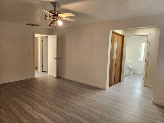 Building Photo - Lake house with Shop on 1/2 acre
