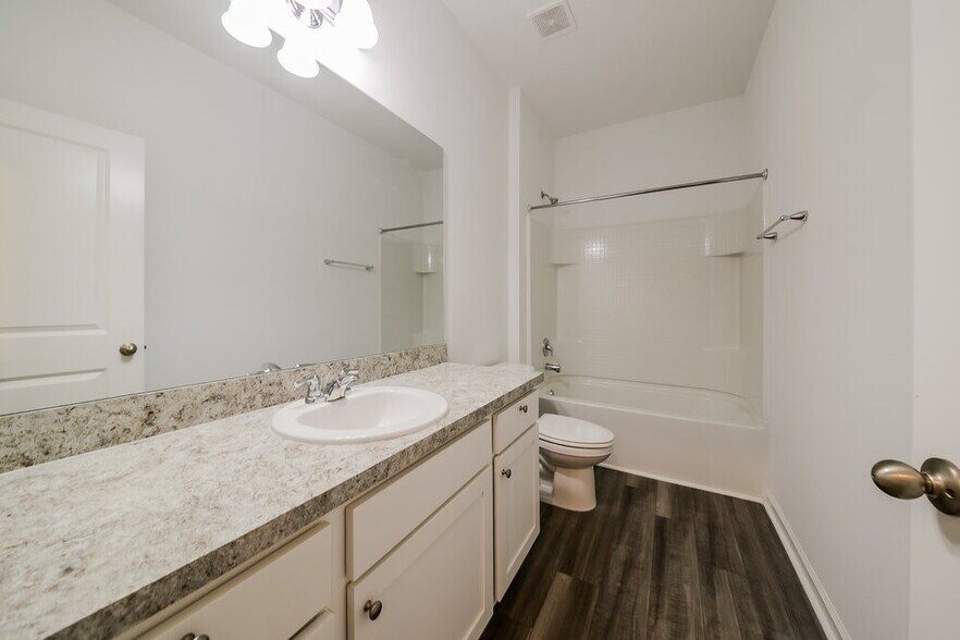 Building Photo - 996 Ocean Spray Dr