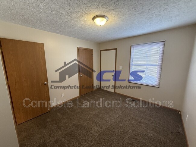 Building Photo - 1736 E Morgan Dr