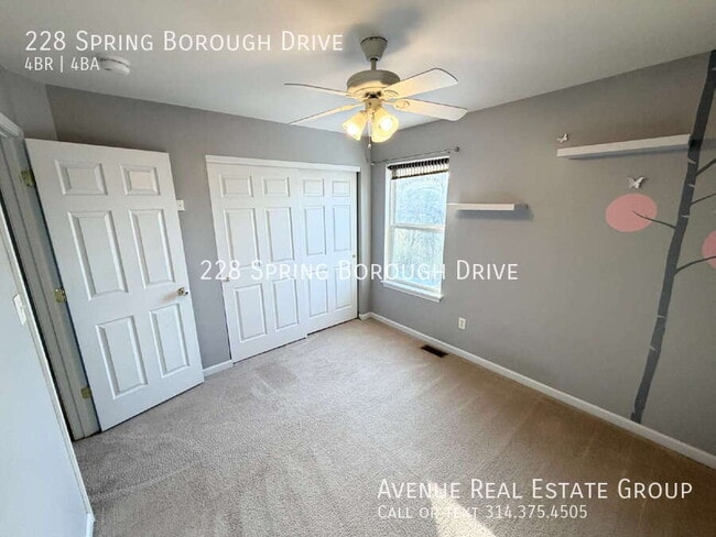 Building Photo - 228 Spring Borough Dr