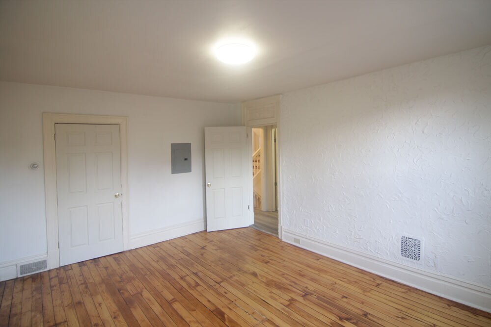 Building Photo - 315 South Ave