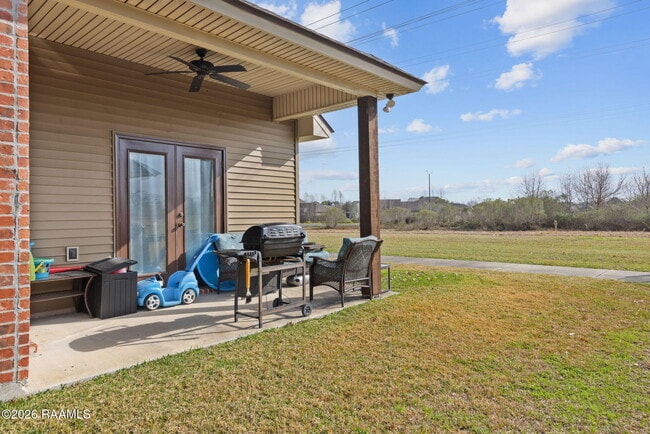 Building Photo - 300 Overbrook Dr