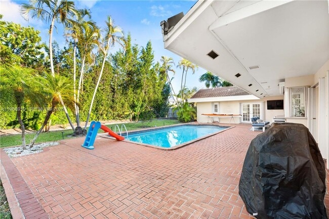 Building Photo - 17341 SW 74th Ave