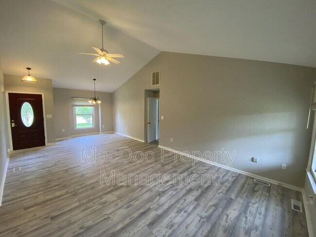 Building Photo - 10518 Bent Tree Drive