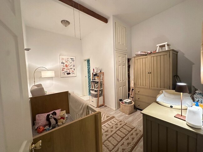 Building Photo - 505 Hicks St