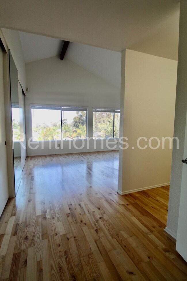 Building Photo - 10258 Grayfox Dr