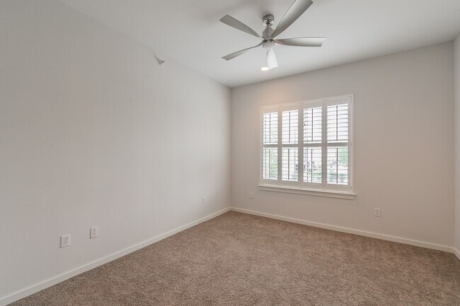 Building Photo - 2608 Museum Way