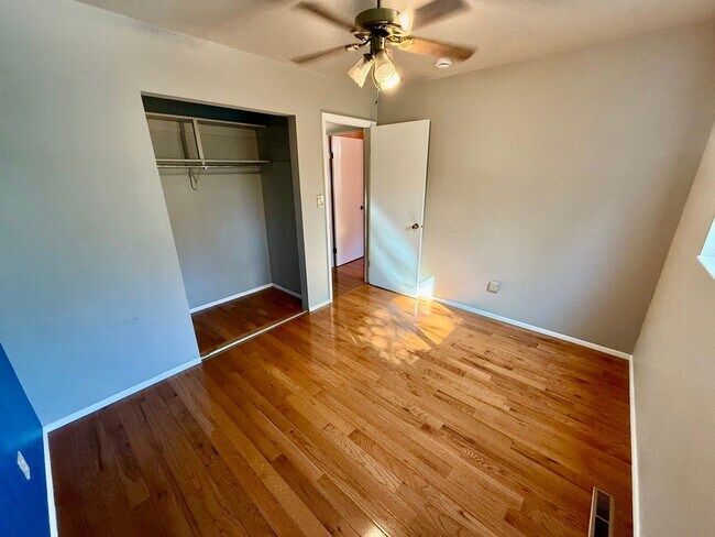 Building Photo - 2136 Springfield Ct