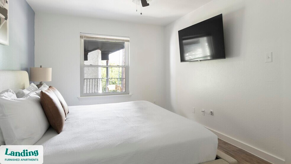 Building Photo - 1225 E Pleasant Run Rd