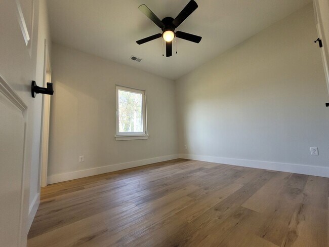 Building Photo - 1214 Pearl St