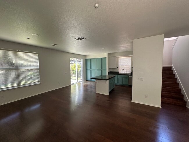 Building Photo - AVAILABLE NOW!!! 3 Bedroom 3 bath Private OASIS backyard in Vista, CA.