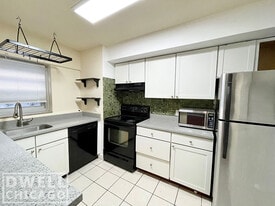 Building Photo - 4950 N Marine Dr