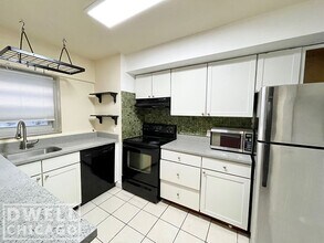 Building Photo - 4950 N Marine Dr