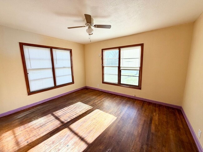 Building Photo - 3 bedroom 1 bath in Mart Texas